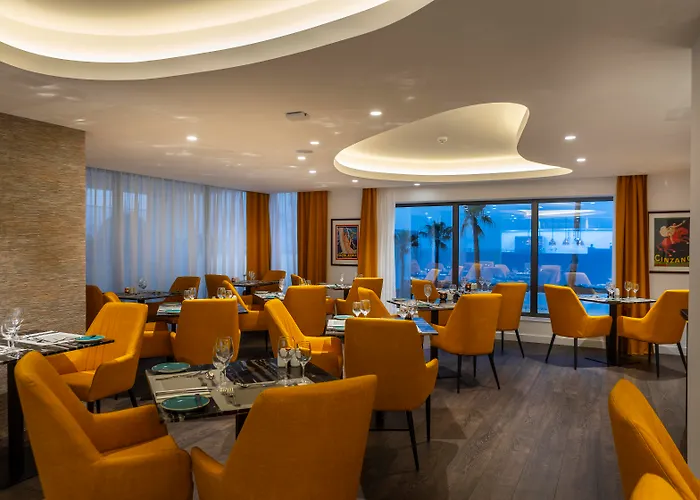 Leonardo Crystal Cove Hotel & Spa - Adults Only